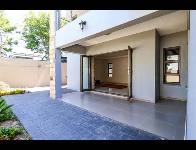 4 BEDROOM PROPERTY TO RENT IN COPPERLEAF ESTATE